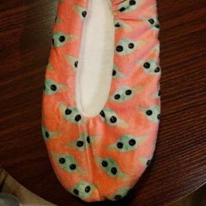 Star Wars The Mandalorian The Child Slipper Socks. Women's Shoe Size 8-10